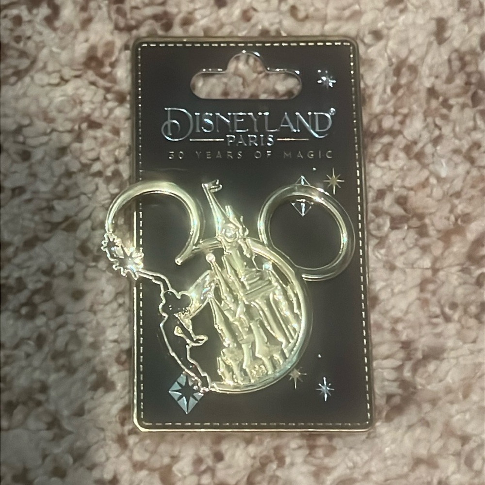 NWT Disneyland Paris 30th Anniversary Pin